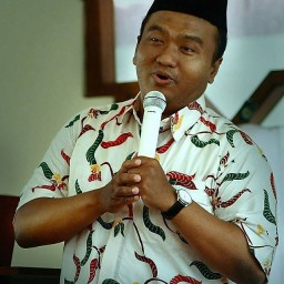 Sang Maestro Akademik Dr. AlFatih Suryadilaga