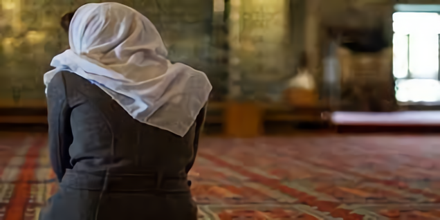 Tafsir Ahkam: Larangan Berjalan dan Berdiam Diri di Masjid Bagi Orang yang Junub
