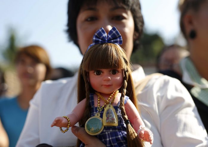 Menimbang Urgensitas Antara Adopsi Anak Yatim dan Spirit Doll