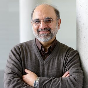 Abdul Karim Soroush dan Epistemologi Pluralisme Tafsir