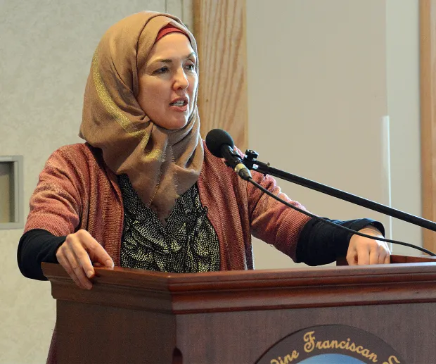 Cara Mengenalkan Alquran Kepada Non-Muslim Ala Ingrid Mattson
