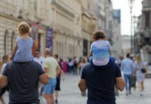 Isti’dzān: Fondasi Al-Qur’an dalam Menjaga Privasi dan Kehormatan Anak Isti'dzān: Fondasi Al-Qur'an dalam Menjaga Kehormatan Anak