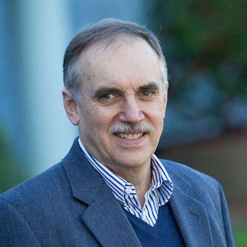 sumber: https://lst.ac.uk/peter-riddell-appointed-as-professor-emeritus/