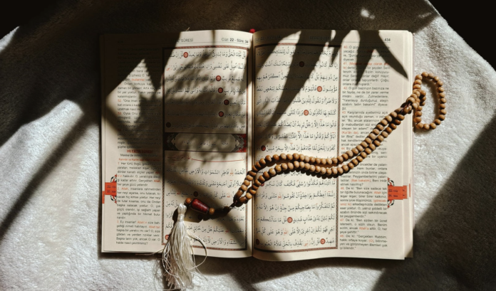 Menyelami Samudra Al-Qur'an: Hermeneutika Sufi ala Sahl at-Tustari