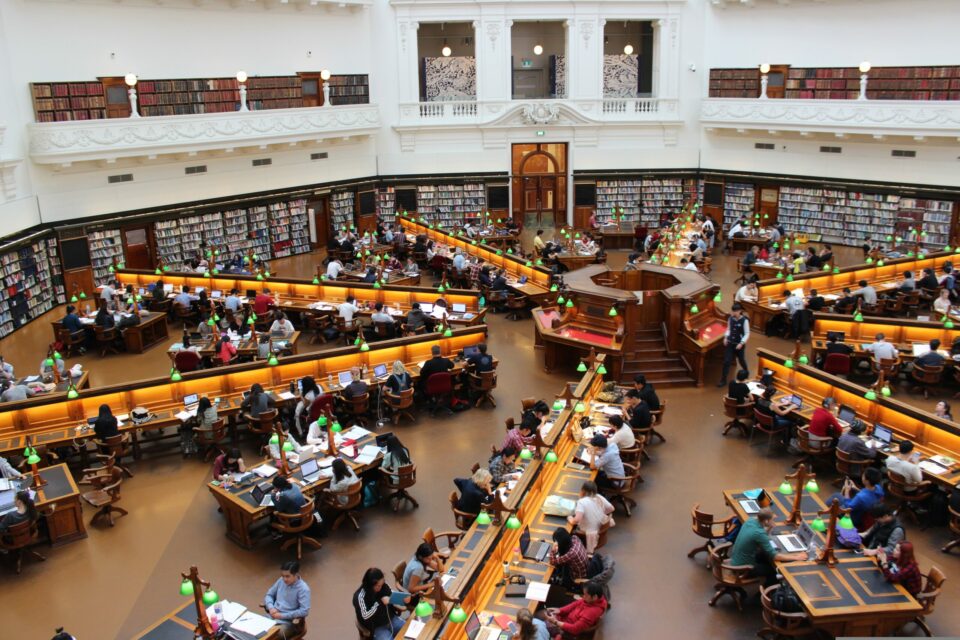 Mengenal Bagaimana Sarjana Barat Membaca Al-Qur’an Mengenal Bagaimana Sarjana Barat Membaca Al-Qur’an
