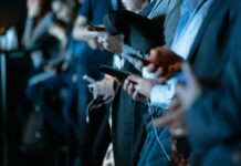 Echo Chamber Keagamaan: Tantangan Otoritas, Moderasi, dan Literasi Islam di Era Algoritma Echo Chamber Keagamaan: Tantangan Otoritas, Moderasi, dan Literasi Islam di Era Algoritma