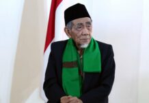 Kiai Maimoen: Ketika Alquran Mengadu kepada Tuhannya Kiai Maimoen: Ketika Alquran Mengadu kepada Tuhannya